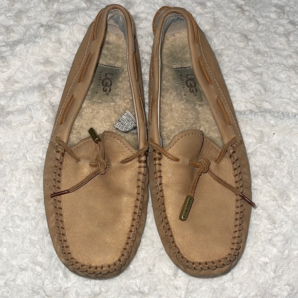 UGG Australia Tan Sheepskin Leather Driving Moccasin Seafoam Flats Size 5 in tan - Picture 2 of 12